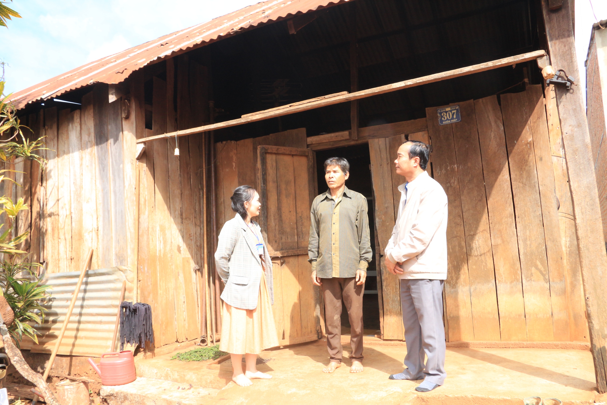 Thị trấn Ea Pốk nỗ lực xóa nhà tạm, nhà dột nát hướng đến cuộc sống ổn định cho người dân- Ảnh 5. Thị trấn Ea Pốk nỗ lực xóa nhà tạm, nhà dột nát hướng đến cuộc sống ổn định cho người dân- Ảnh 5.