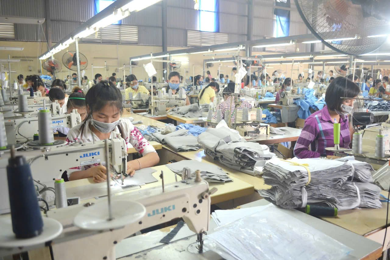 May Phượng Hoàng – Chuyên nghiệp trong từng mẫu đồng phục- Ảnh 3. May Phượng Hoàng – Chuyên nghiệp trong từng mẫu đồng phục- Ảnh 3.