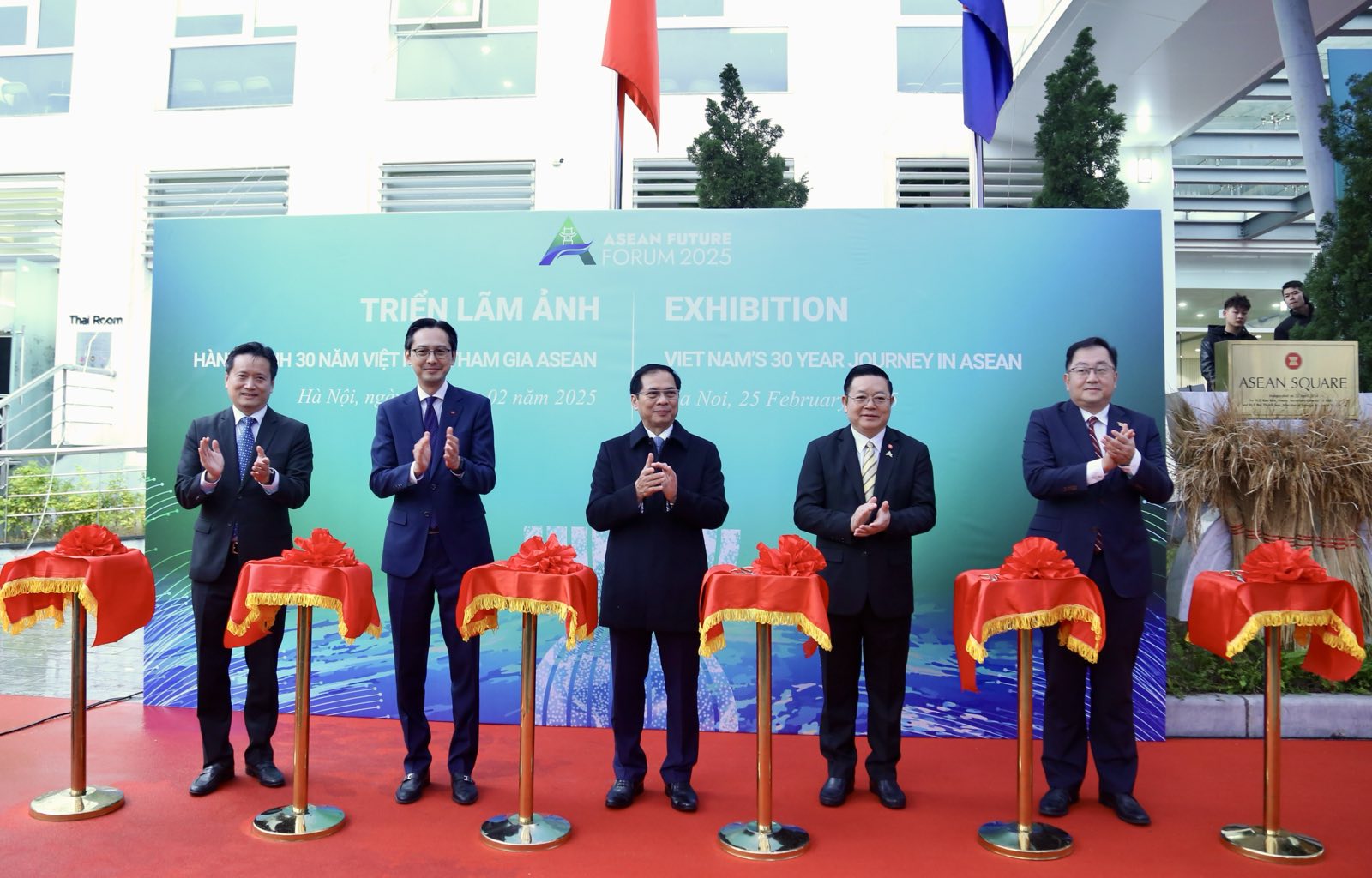 Nhìn lại hành trình 30 năm Việt Nam dưới "mái nhà" ASEAN- Ảnh 1.