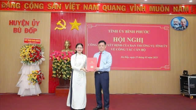 Bình Phước điều động, bổ nhiệm nhiều lãnh đạo chủ chốt- Ảnh 2.