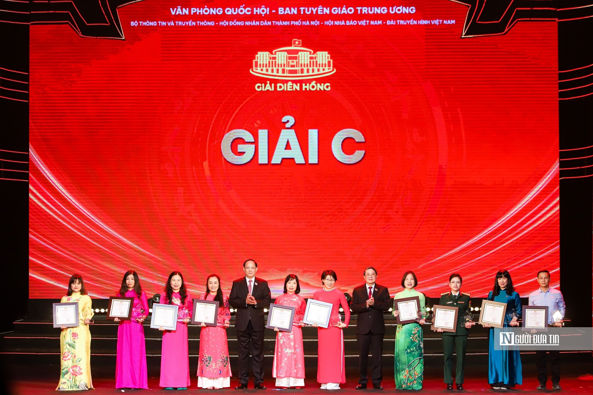 Nội dung phản ánh từ Nghị trường qua báo chí có ý nghĩa quan trọng- Ảnh 3. Nội dung phản ánh từ Nghị trường qua báo chí có ý nghĩa quan trọng- Ảnh 3.