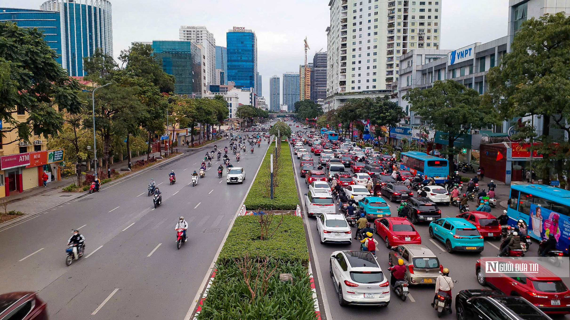 Đường phố Hà Nội thông thoáng ngày đầu đi làm năm Ất Tỵ- Ảnh 8.