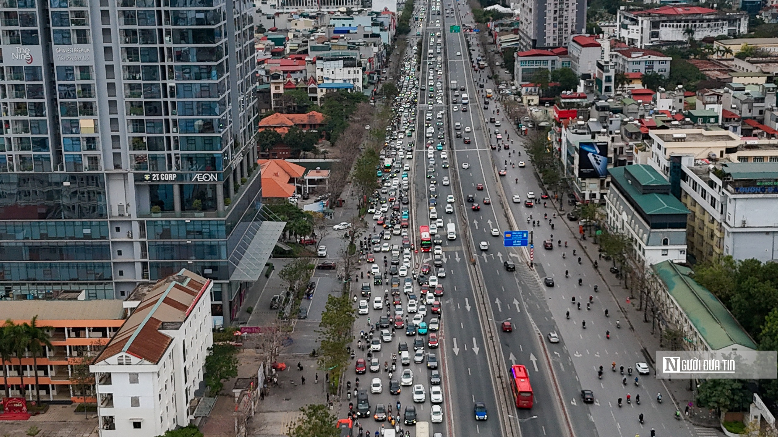 Đường phố Hà Nội thông thoáng ngày đầu đi làm năm Ất Tỵ- Ảnh 2.