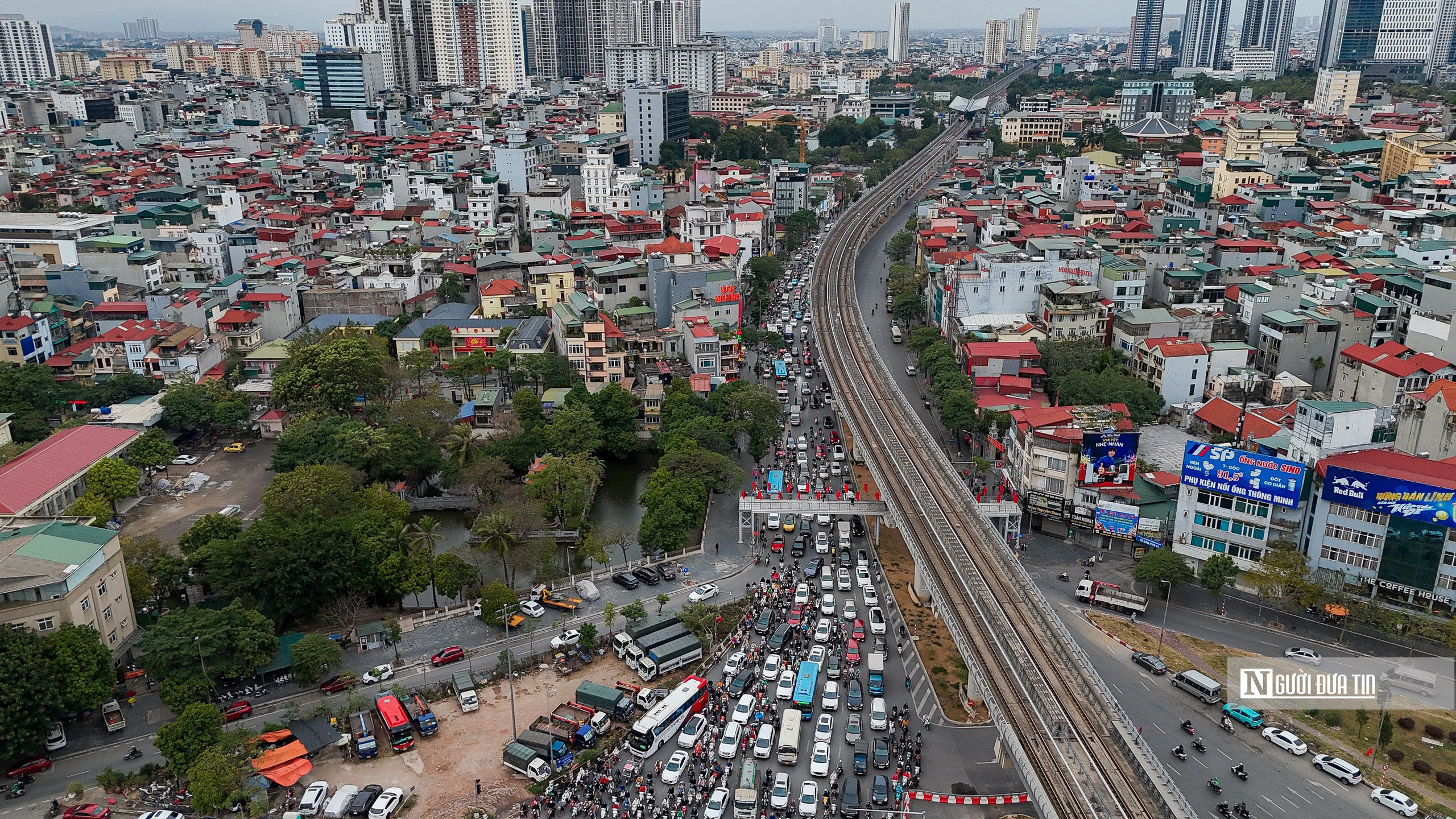 Đường phố Hà Nội thông thoáng ngày đầu đi làm năm Ất Tỵ- Ảnh 4.