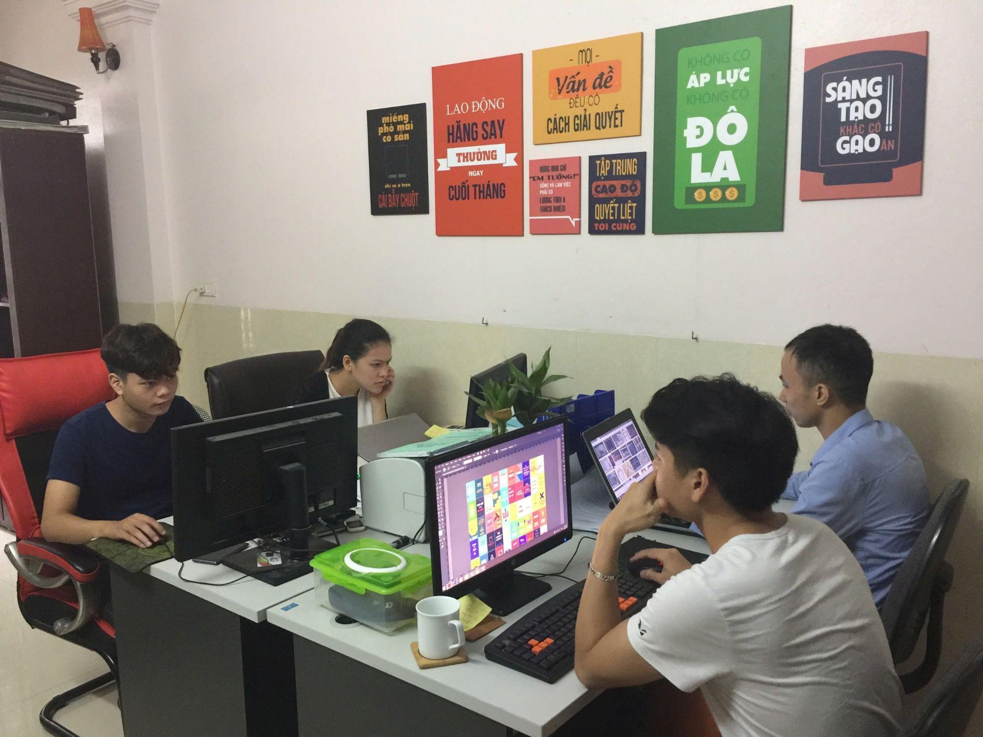 Xưởng khung tranh rẻ - Địa chỉ mua tranh treo tường đẹp, giá rẻ nhất - Ảnh 2.