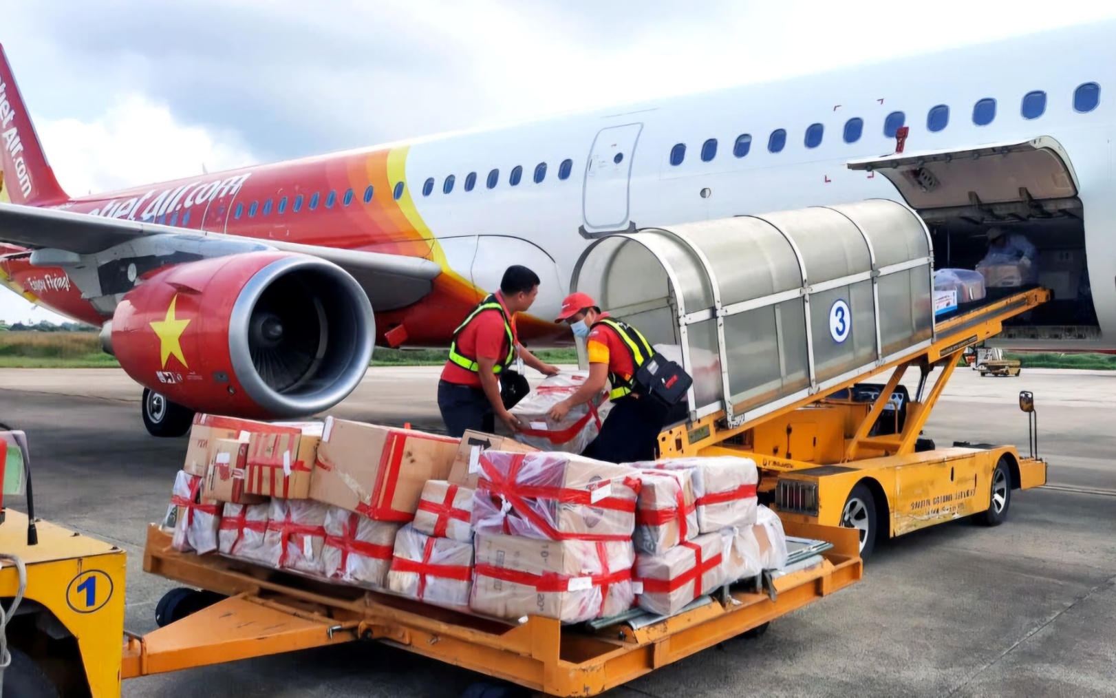 Vietjet báo lãi tăng gấp 6 lần, tài sản tăng thêm 12.600 tỷ đồng