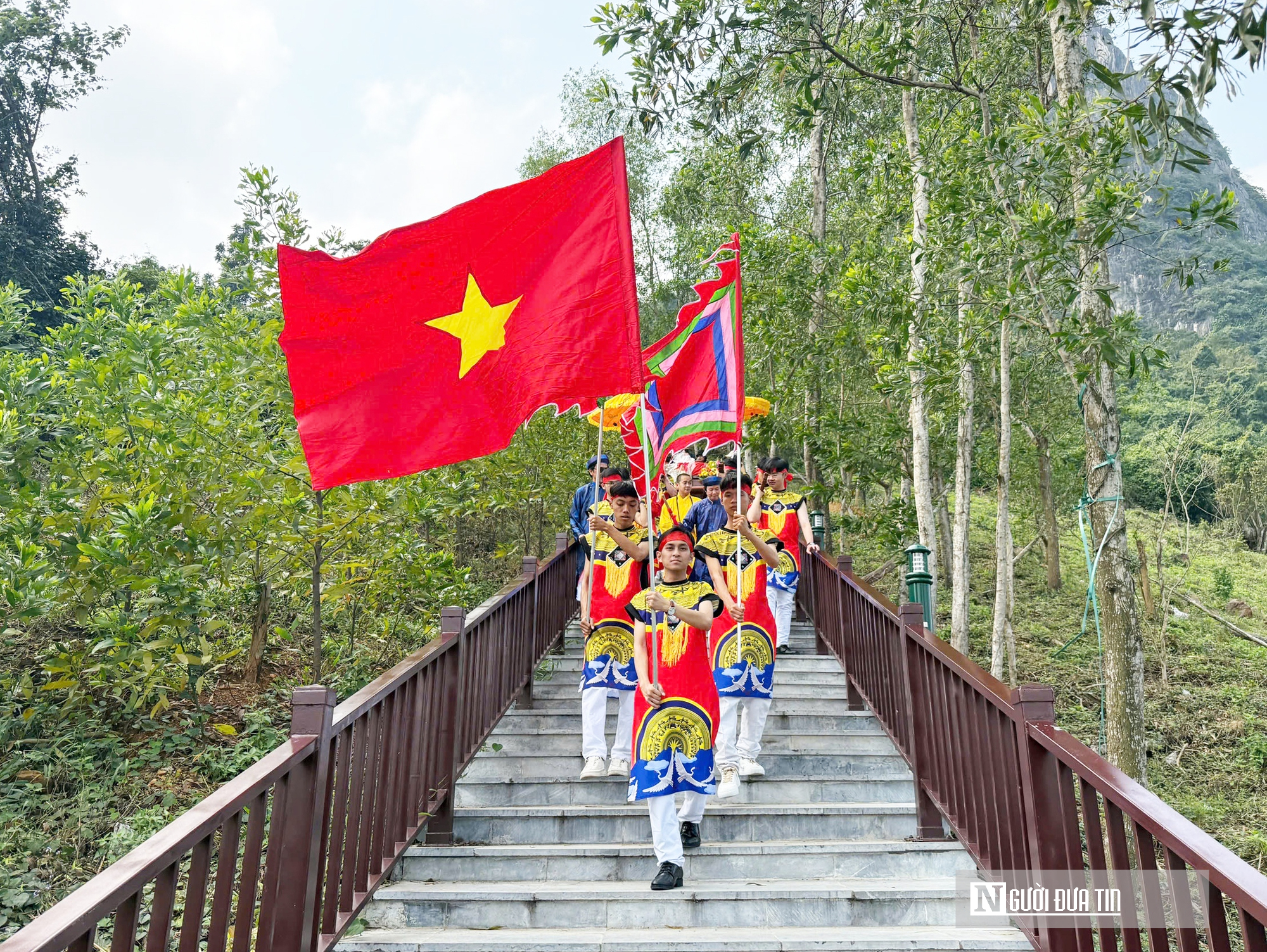 Lễ rước “nước thiêng” từ giếng Tiên khai hội chùa núi Thần Đinh- Ảnh 2.