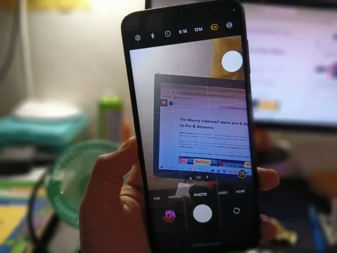 Cách khắc phục lỗi camera điện thoại chụp ảnh bị mờ, ai cũng nên biết- Ảnh 1.