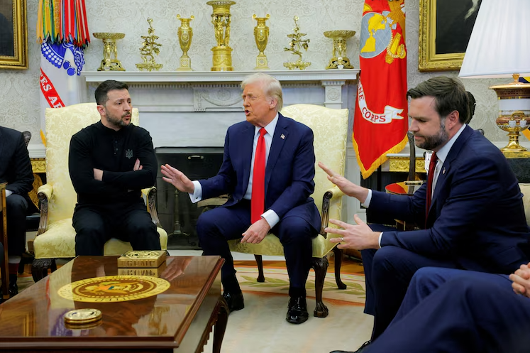 Sau cuộc khẩu chiến giữa ông Trump và ông Zelensky, điều gì chờ đợi Ukraine?- Ảnh 1.