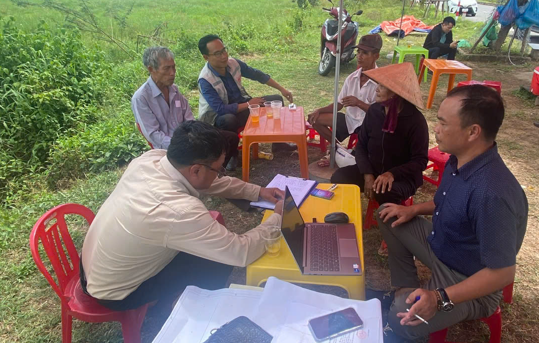 "Đi từng ngõ, gõ từng nhà" đẩy tiến độ giải phóng mặt bằng cao tốc Hòa Liên - Túy Loan- Ảnh 5.