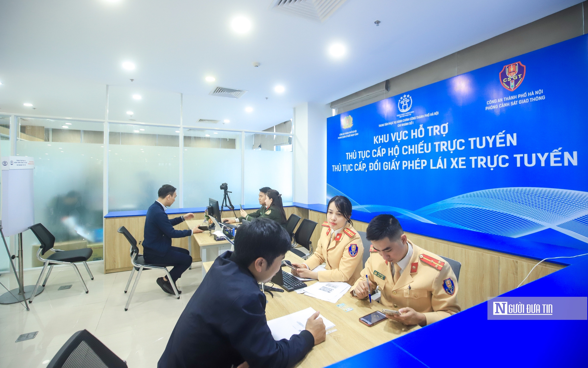 Hộ chiếu của Việt Nam tăng 2 bậc trong bảng xếp hạng toàn cầu - Ảnh 2.