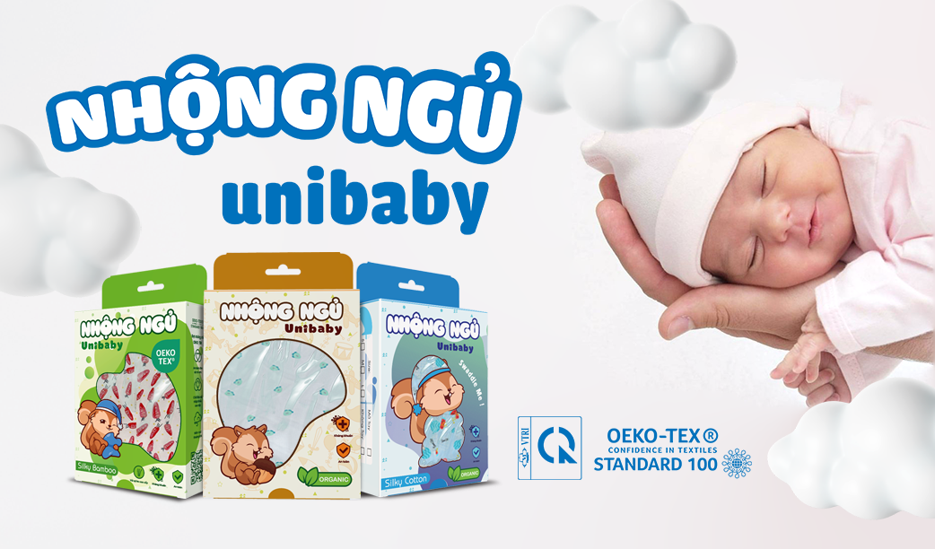 Thạc sĩ Linh Đoàn-Chuyên gia Easy: Nhộng ngủ sơ sinh, lựa chọn sao cho đúng?- Ảnh 5. A hand with a white sock and a baby's hand with a white sock AI-generated content may be incorrect.