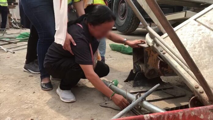 Vụ sập cầu vượt khiến 33 người thương vong ở Thái Lan: Huy động chó nghiệp vụ tìm kiếm cứu nạn- Ảnh 7.