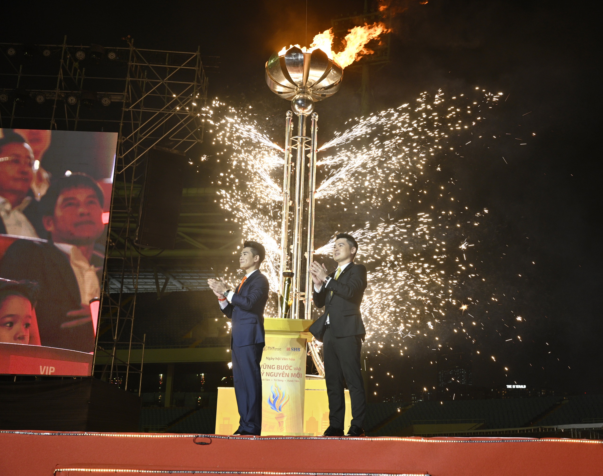 Ngày hội Văn hóa SHB – T&T 2025: Ba thập kỷ “Nhất Tâm”, vững bước cùng đất nước vươn Tầm- Ảnh 3. Ngày hội Văn hóa SHB – T&T 2025: Ba thập kỷ “Nhất Tâm”, vững bước cùng đất nước vươn Tầm- Ảnh 3.