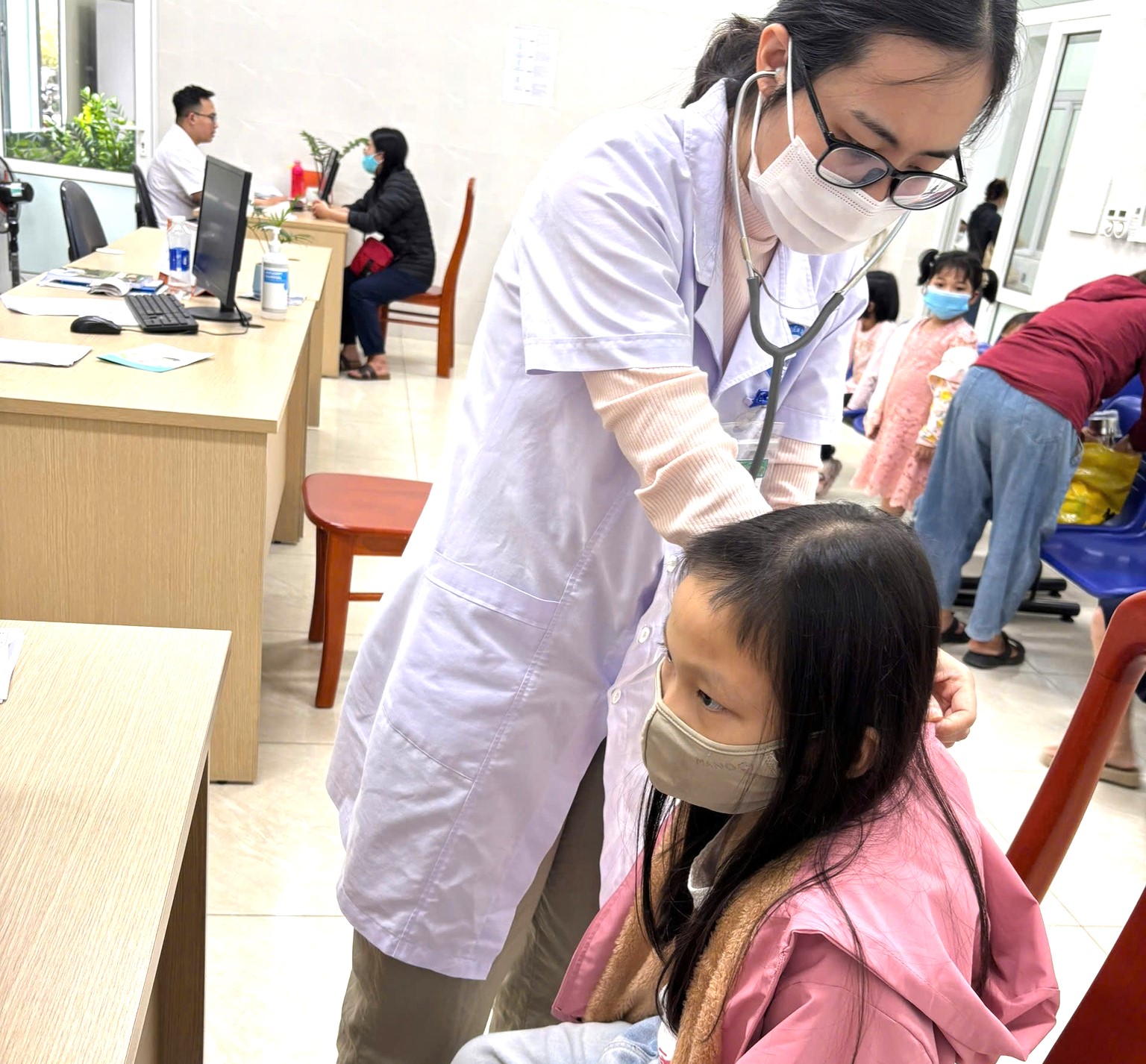 Trẻ cần được tiêm chủng vắc xin phòng chống dịch sởi Trẻ cần được tiêm chủng vắc xin phòng chống dịch sởi