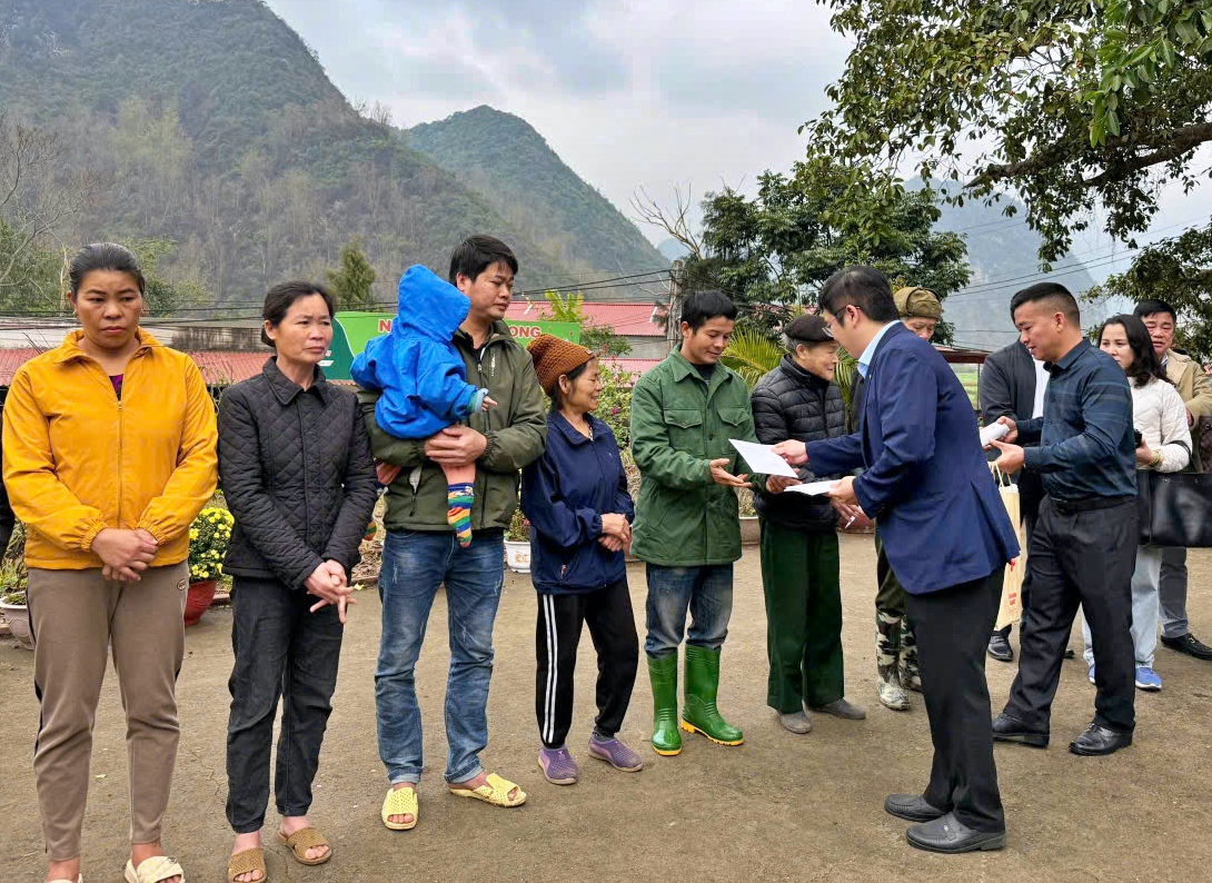 Cụm thi đua số 6 Hội Luật gia Việt Nam tích cực triển khai các hoạt động vì cộng đồng- Ảnh 1. Cụm thi đua số 6 Hội Luật gia Việt Nam tích cực triển khai các hoạt động vì cộng đồng- Ảnh 1.