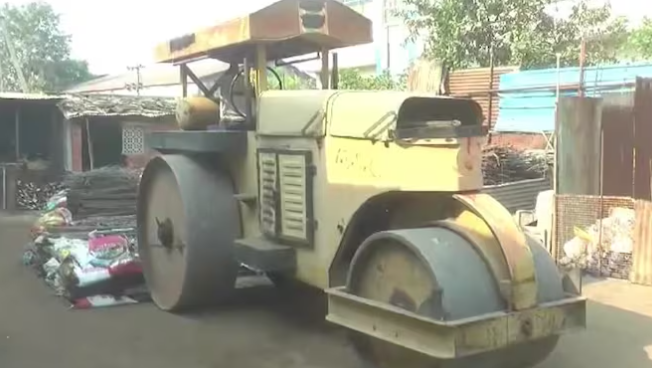Trộm xe lu đem bán đồng nát với giá 64 triệu đồng- Ảnh 1. Trộm xe lu đem bán đồng nát với giá 64 triệu đồng- Ảnh 1.