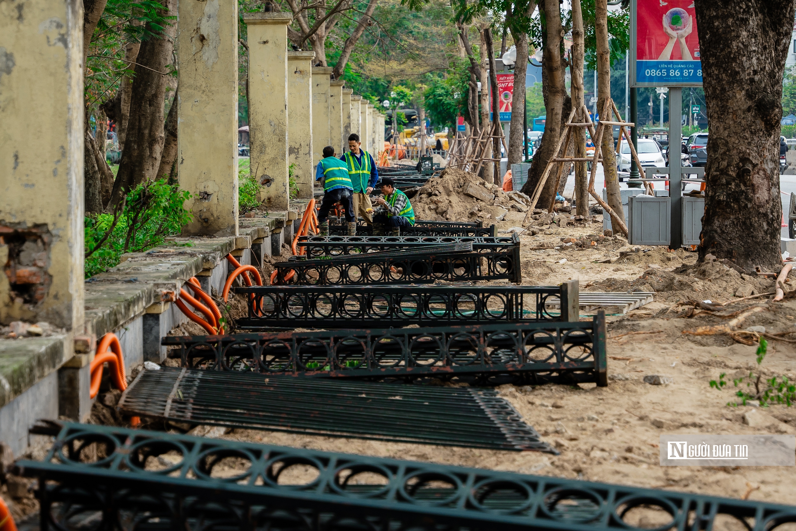 Hà Nội hạ hàng rào cải tạo vỉa hè Công viên Thống nhất - Ảnh 5.