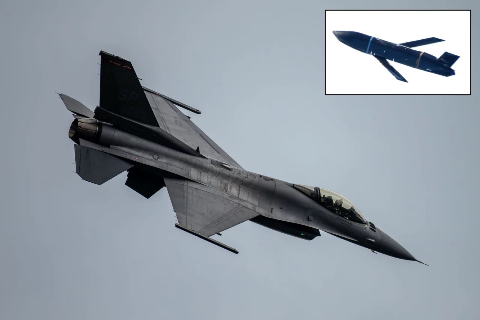 Tên lửa LRASM giúp F-16 thành “kẻ săn mồi” đáng gờm trên biển- Ảnh 2.
