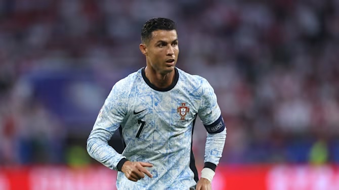 Ronaldo quyết tâm giành chiến thắng để lật ngược tình thế trước Đan Mạch. (Ảnh: Getty Images)