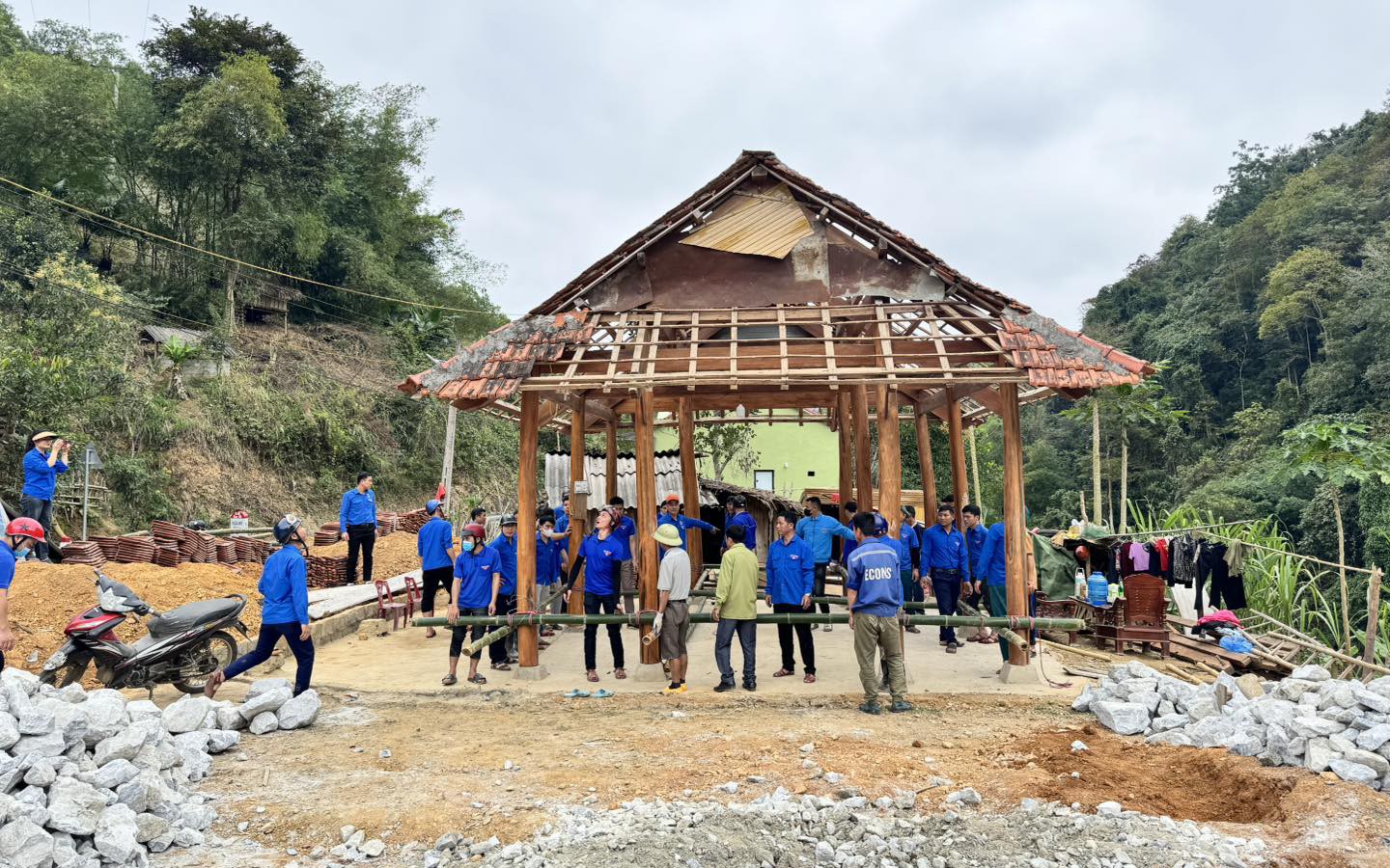 Tuổi trẻ chung tay xây dựng nông thôn mới - Kỳ 1: Chiến dịch 90 ngày đêm xóa nhà tạm, nhà dột nát