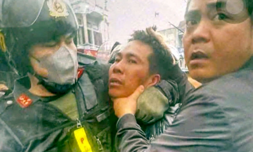 Vụ giải cứu bé gái 9 tuổi bị khống chế, bắt cóc làm con tin: Kẻ "ngáo đá" đối diện tội danh nào?- Ảnh 1. Vụ giải cứu bé gái 9 tuổi bị khống chế, bắt cóc làm con tin: Kẻ "ngáo đá" đối diện tội danh nào?- Ảnh 1.