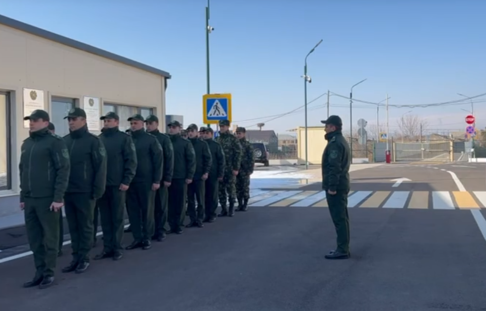 Armenia lần đầu tự kiểm soát khu vực biên giới này khi lính Nga rút đi- Ảnh 1. Armenia lần đầu tự kiểm soát khu vực biên giới này khi lính Nga rút đi- Ảnh 1.
