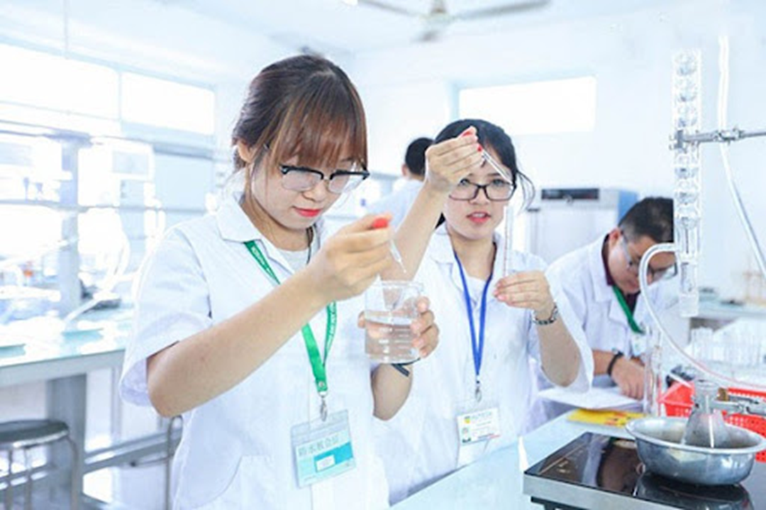 Bản tin 4/3: Năm 2025, các trường khối Y, Dược mở thêm nhiều ngành học mới- Ảnh 1.