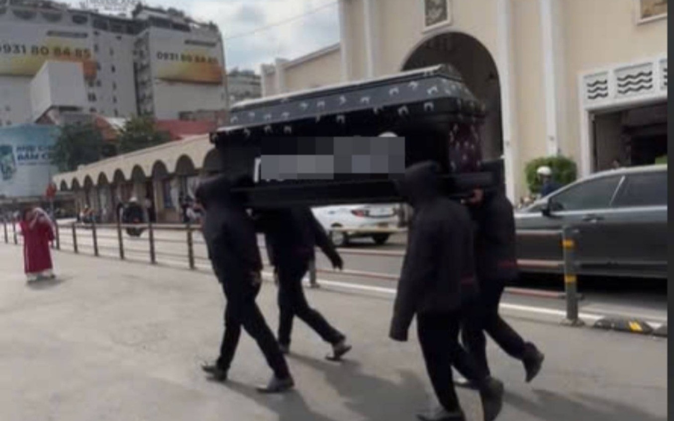 Vụ khi&ecirc;ng quan t&agrave;i diễu phố: C&ocirc;ng an triệu tập 9 người