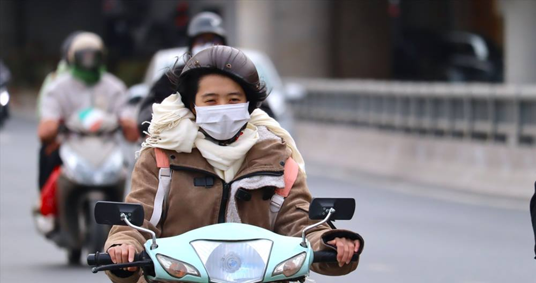Miền Bắc sắp đón "tin vui" thời tiết sau chuỗi ngày mưa nồm, không khí lạnh "nối đuôi"- Ảnh 1.