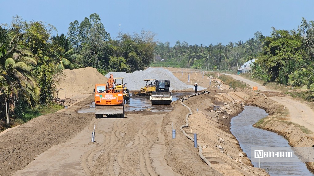 Cận cảnh cầu dây văng trị giá gần 8.000 tỷ, rút ngắn 80km từ ĐBSCL về Tp.HCM- Ảnh 1.