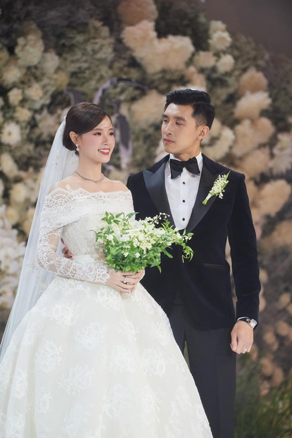 Hotgirl Midu: Lấy chồng giàu có nhưng vẫn làm một điều đúng chuẩn "người đẹp tri thức"- Ảnh 2. Hotgirl Midu: Lấy chồng giàu có nhưng vẫn làm một điều đúng chuẩn "người đẹp tri thức"- Ảnh 2.