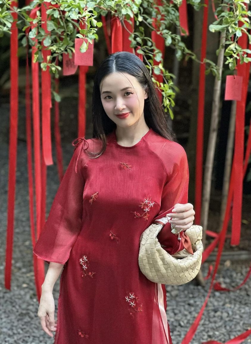 Hotgirl Midu: Lấy chồng giàu có nhưng vẫn làm một điều đúng chuẩn "người đẹp tri thức"- Ảnh 5. Hotgirl Midu: Lấy chồng giàu có nhưng vẫn làm một điều đúng chuẩn "người đẹp tri thức"- Ảnh 5.