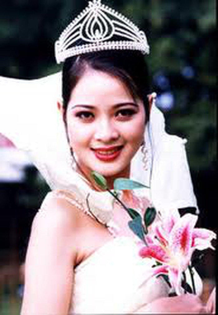 Sau hơn 30 năm đăng quang Á hậu 1, "Đóa hoa yêu kiều" của xứ Tuyên hiện thế nào?- Ảnh 1. Sau hơn 30 năm đăng quang Á hậu 1, "Đóa hoa yêu kiều" của xứ Tuyên hiện thế nào?- Ảnh 1.