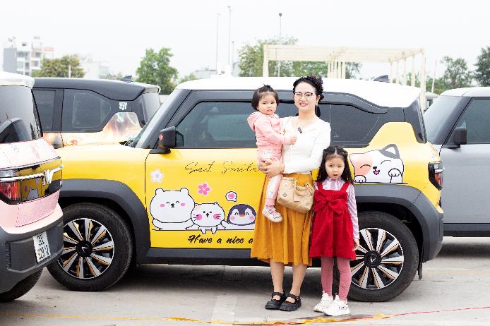 Gần 400 xe điện VinFast tạo biểu tượng "Vì Việt Nam Xanh", mở màn ấn tượng tại Ngày hội Xanh lớn nhất Việt Nam- Ảnh 3. Gần 400 xe điện VinFast tạo biểu tượng "Vì Việt Nam Xanh", mở màn ấn tượng tại Ngày hội Xanh lớn nhất Việt Nam- Ảnh 3.