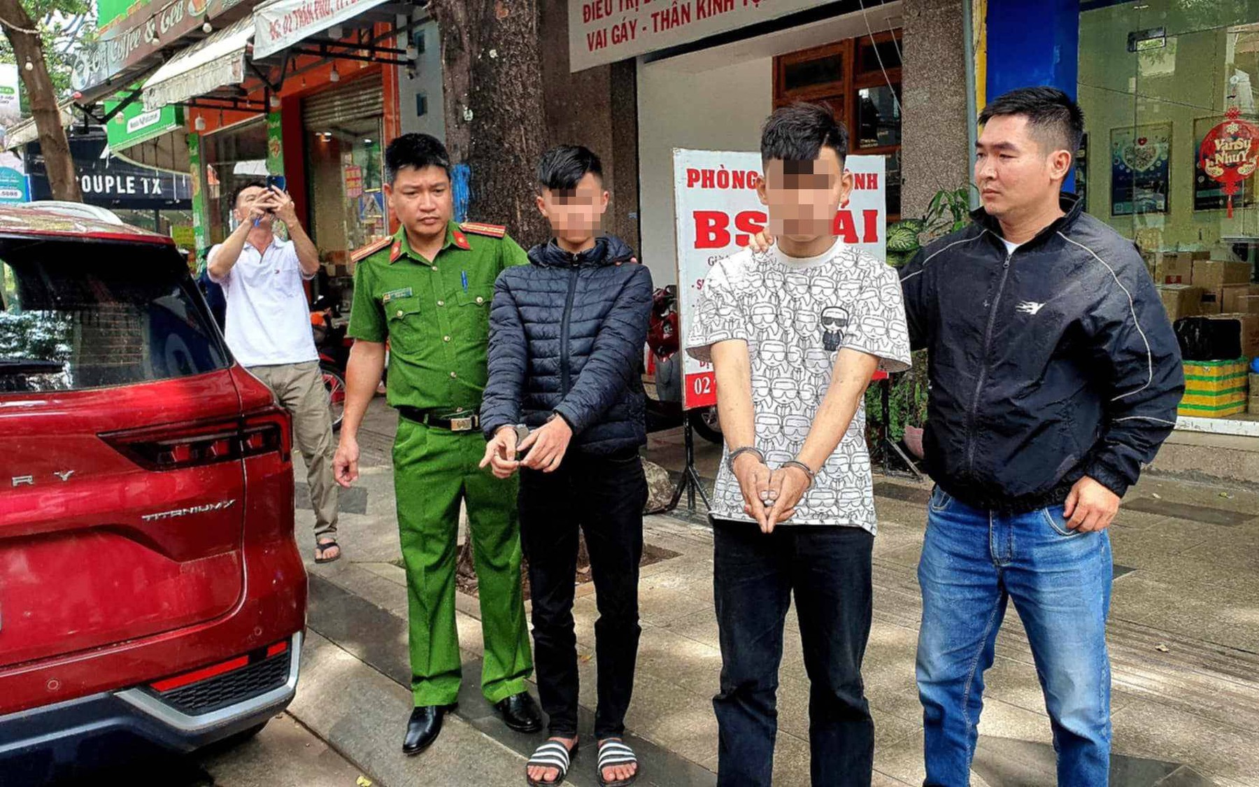 Làm rõ nhóm thiếu niên trộm cắp tài sản trên xe ô tô của người dân để ngoài đường
