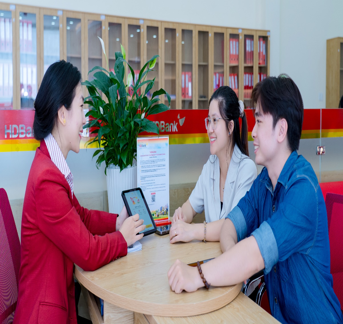Mua nhà không khó với ưu đãi cực to: Lãi suất từ 3.5% với 50 năm thời hạn- Ảnh 1. https://cdn.hdbank.com.vn/hdbank-file/news/editor/qrv077lGfQ1R2xdAPCTM20250324144037/Hinh1_1742802501083.jpg