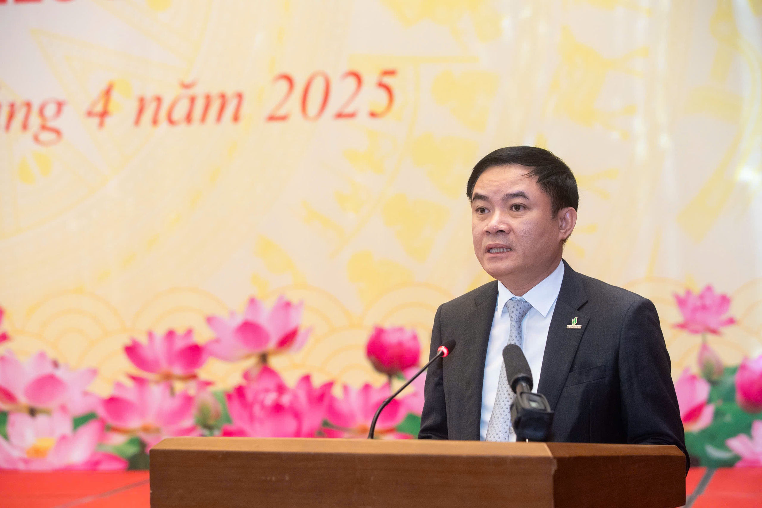 Chủ tịch Quốc hội Trần Thanh Mẫn: Ghi nhận và trân trọng đóng góp của những người lao động nơi tuyến đầu của ngành năng lượng quốc gia- Ảnh 2. Chủ tịch Quốc hội Trần Thanh Mẫn: Ghi nhận và trân trọng đóng góp của những người lao động nơi tuyến đầu của ngành năng lượng quốc gia- Ảnh 2.