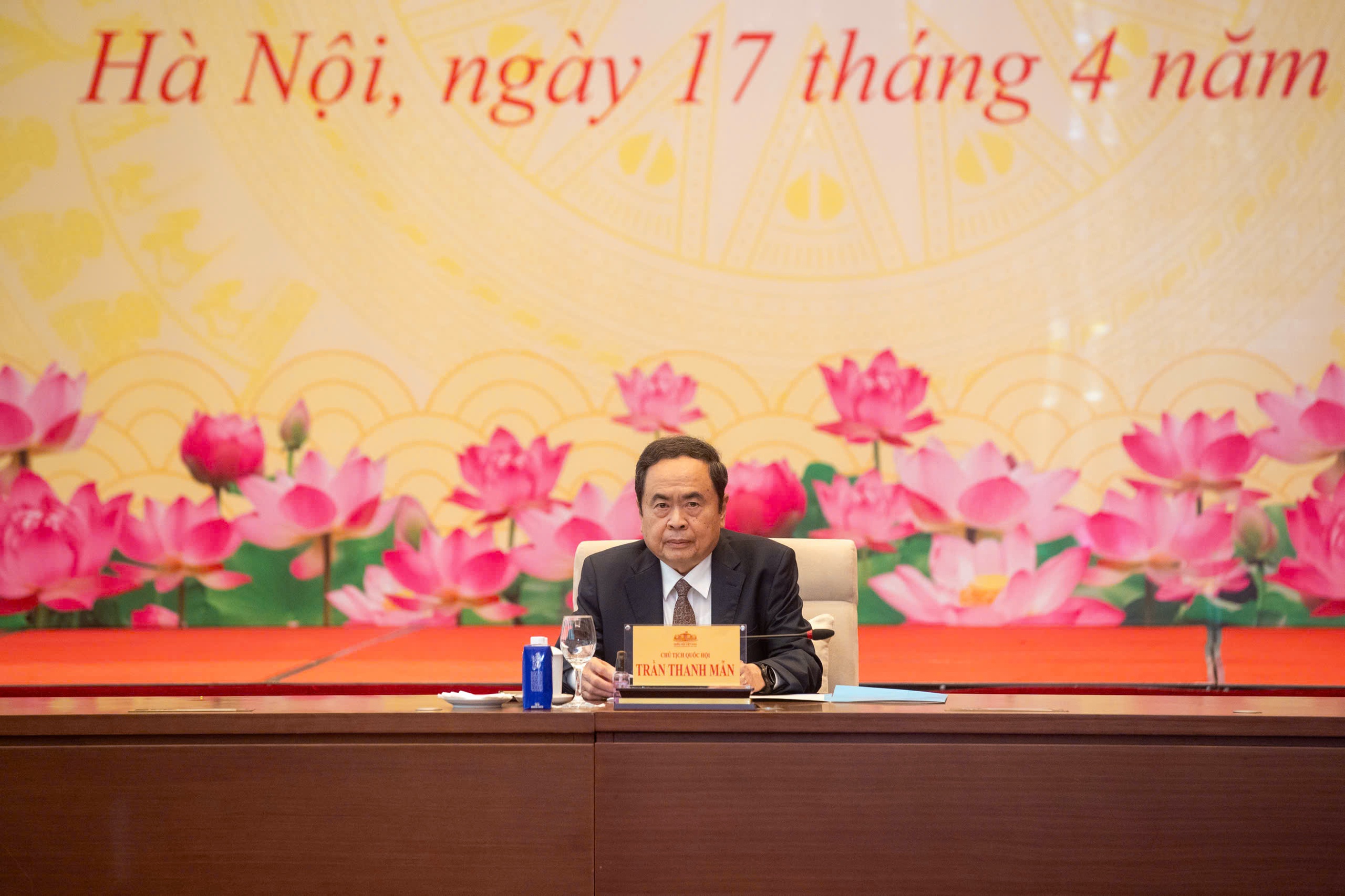 Chủ tịch Quốc hội Trần Thanh Mẫn: Ghi nhận và trân trọng đóng góp của những người lao động nơi tuyến đầu của ngành năng lượng quốc gia- Ảnh 3. Chủ tịch Quốc hội Trần Thanh Mẫn: Ghi nhận và trân trọng đóng góp của những người lao động nơi tuyến đầu của ngành năng lượng quốc gia- Ảnh 3.