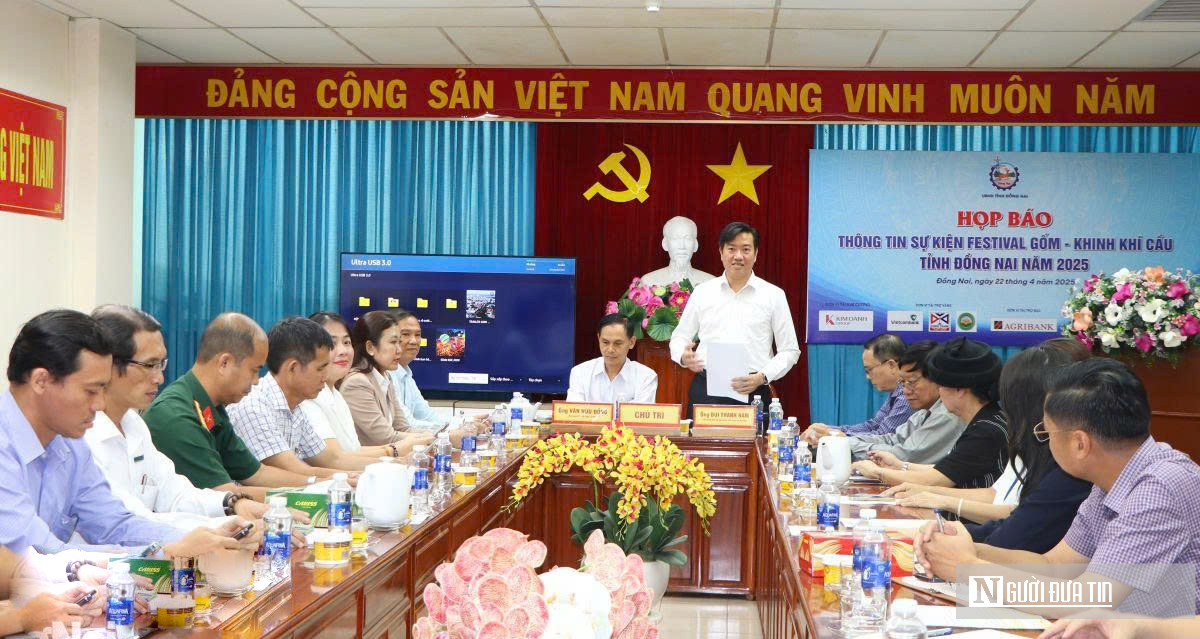 Đồng Nai chuẩn bị 50 khinh khí cầu rực rỡ chào mừng 50 năm Giải phóng miền Nam- Ảnh 2. Đồng Nai chuẩn bị 50 khinh khí cầu rực rỡ chào mừng 50 năm Giải phóng miền Nam- Ảnh 2.