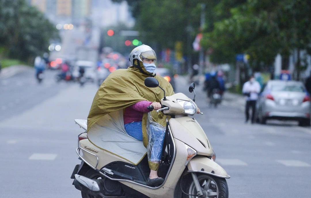 Dự báo thời tiết ngày 24/4: Không khí lạnh "lạ thường" tràn về, miền Bắc mưa kéo dài nhiều ngày- Ảnh 1.