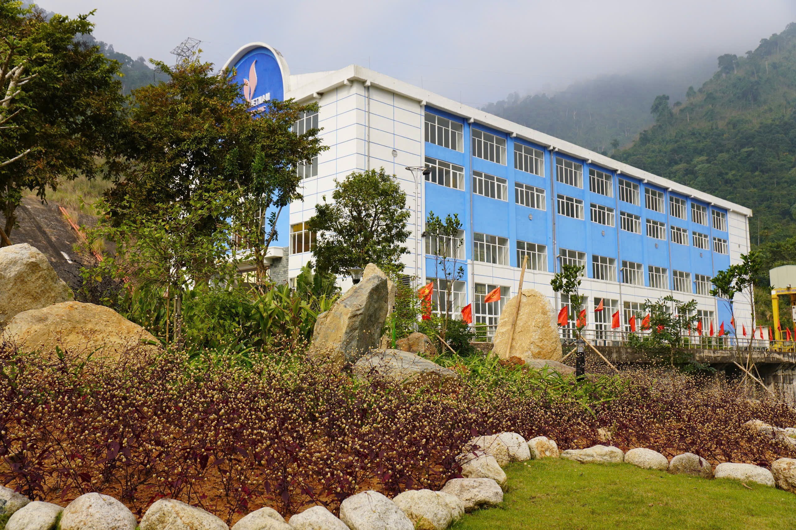 Thủy điện Hủa Na: Thị trường chứng khoán thúc đẩy huy động vốn, mở rộng sản xuất- Ảnh 1.