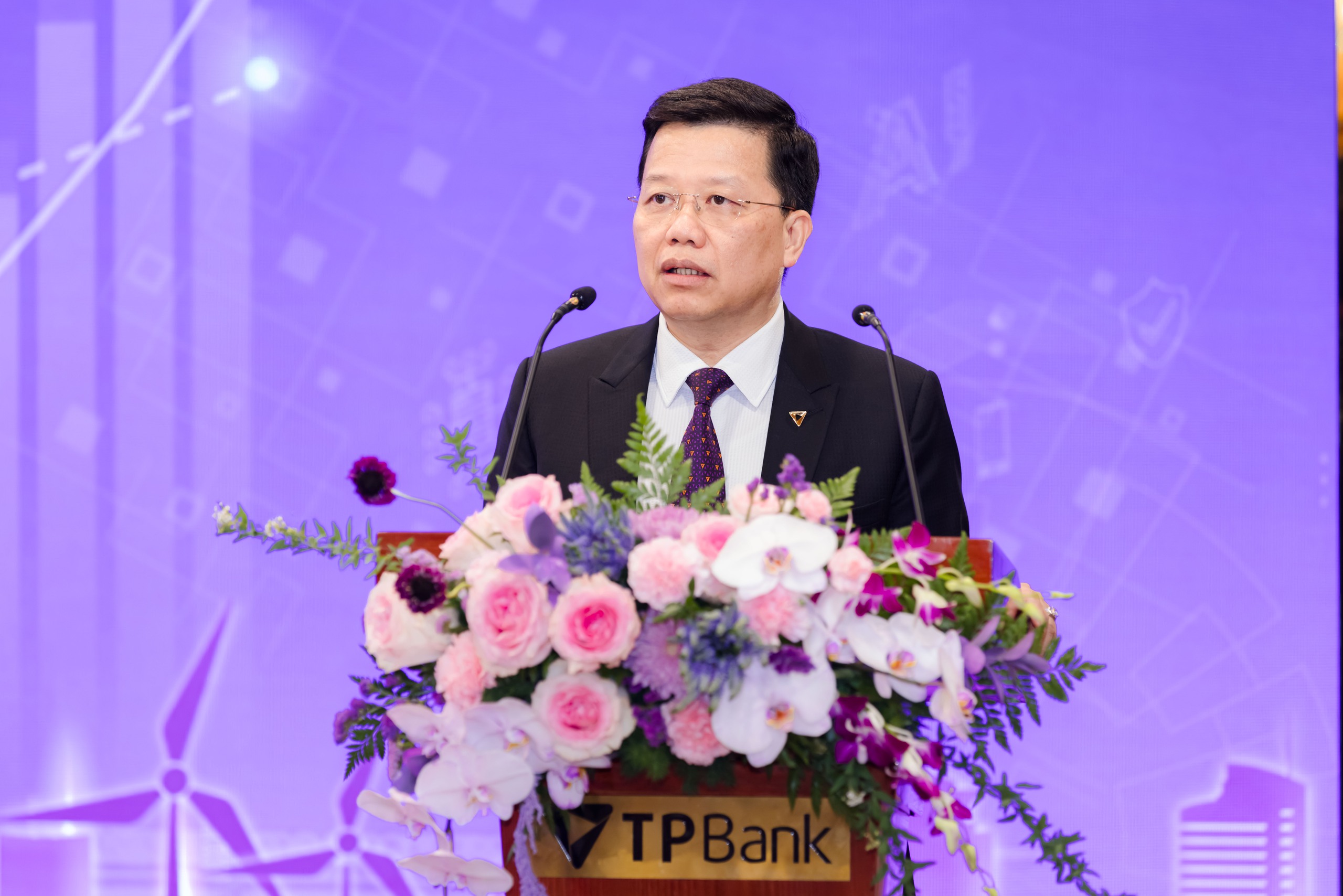 Ông Đỗ Minh Phú: TPBank sẵn sàng hy sinh lợi nhuận để hỗ trợ doanh nghiệp ảnh hưởng bởi thuế quan- Ảnh 2.