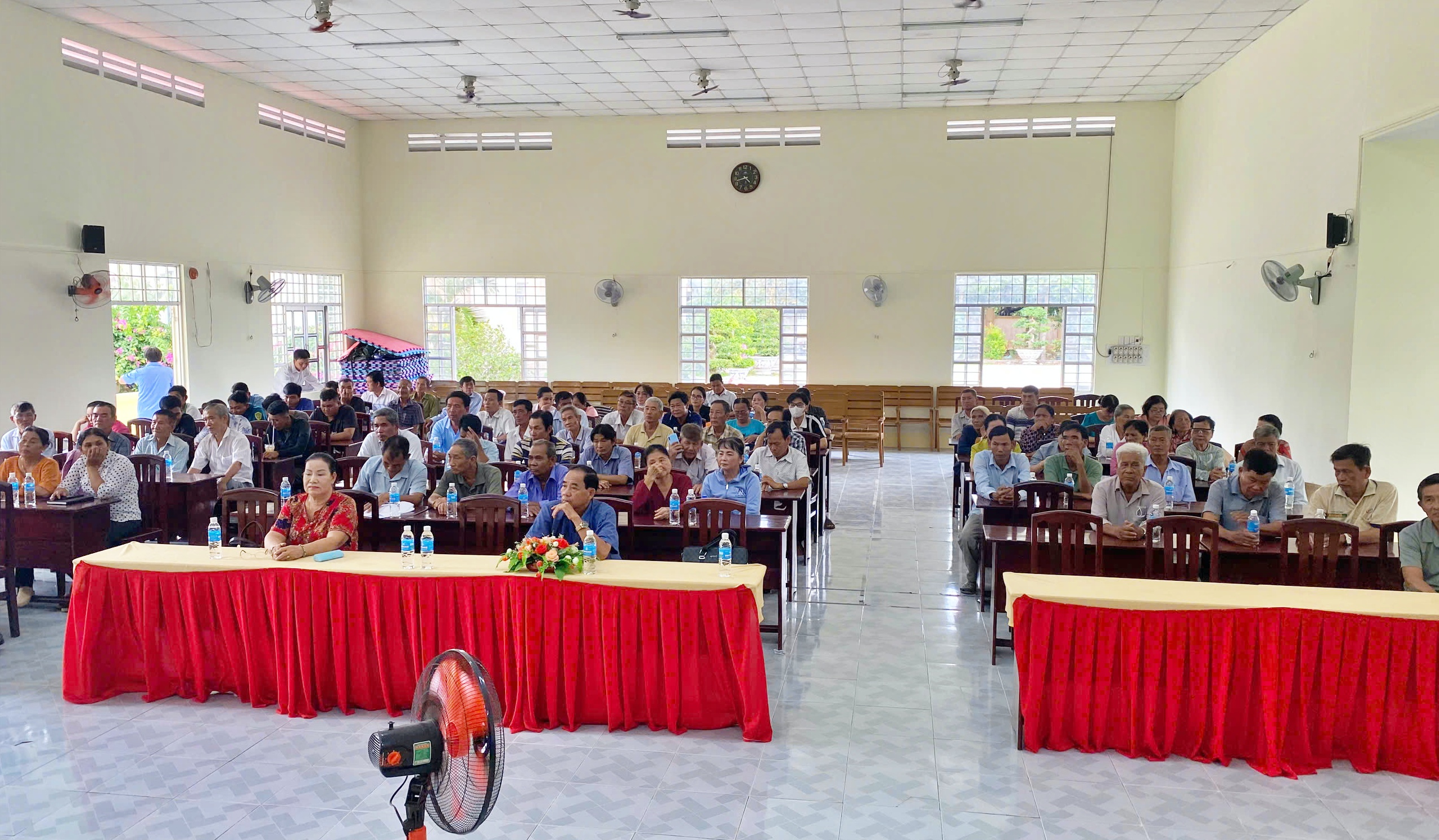 Hội Luật gia tỉnh Sóc Trăng đẩy mạnh tuyên truyền pháp luật về đất đai, môi trường- Ảnh 2. Hội Luật gia tỉnh Sóc Trăng đẩy mạnh tuyên truyền pháp luật về đất đai, môi trường- Ảnh 2.