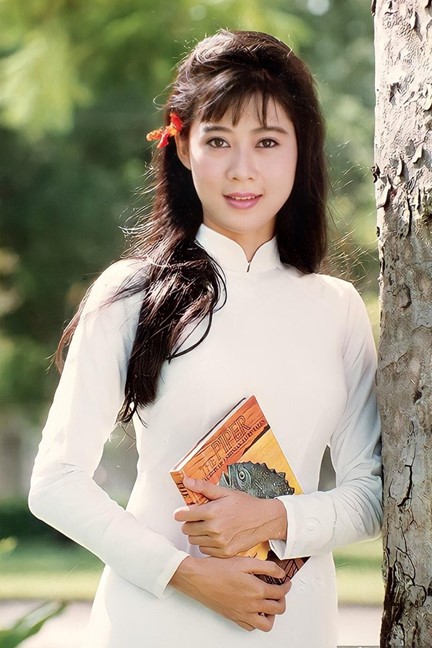 "Đệ nhất sắc đẹp" của màn ảnh Việt, cuộc sống tuổi 55 hiện ra sao?- Ảnh 2. "Đệ nhất sắc đẹp" của màn ảnh Việt, cuộc sống tuổi 55 hiện ra sao?- Ảnh 2.