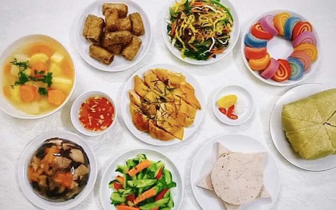 Từ chuyện một huyện bị đòi nợ tiền cơm tiếp khách