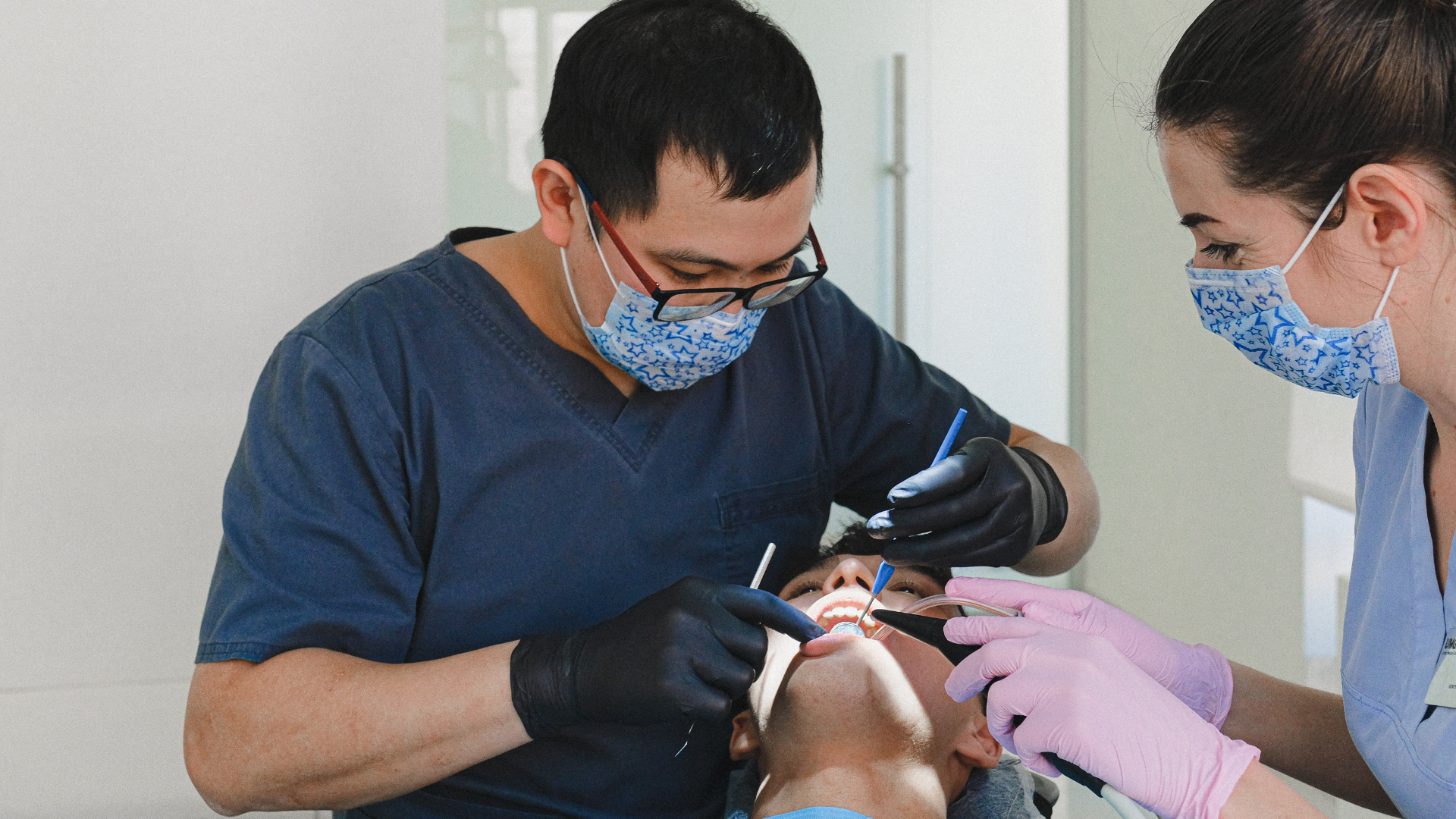 Chất lượng điều trị bắt đầu từ vật liệu nha khoa chính hãng- Ảnh 1. Chất lượng điều trị bắt đầu từ vật liệu nha khoa chính hãng- Ảnh 1.