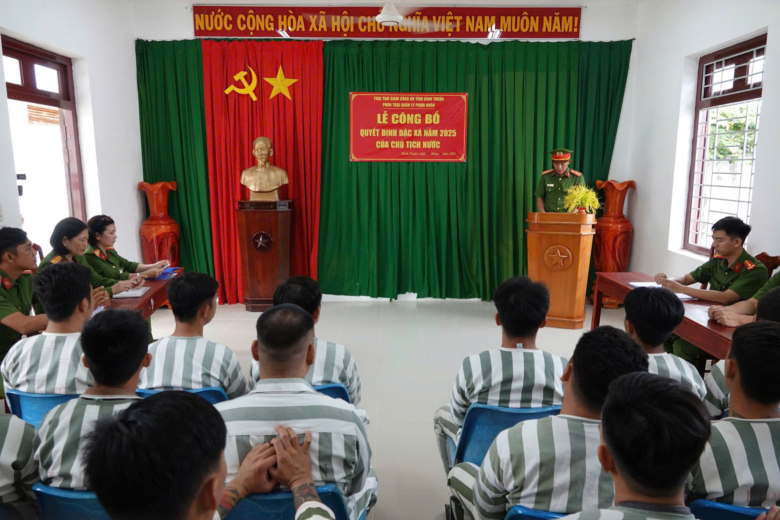Giấc ngủ ngắn nhất trước ngày được đặc xá của nguyên Chủ tịch xã - Ảnh 3. Giấc ngủ ngắn nhất trước ngày được đặc xá của nguyên Chủ tịch xã - Ảnh 3.