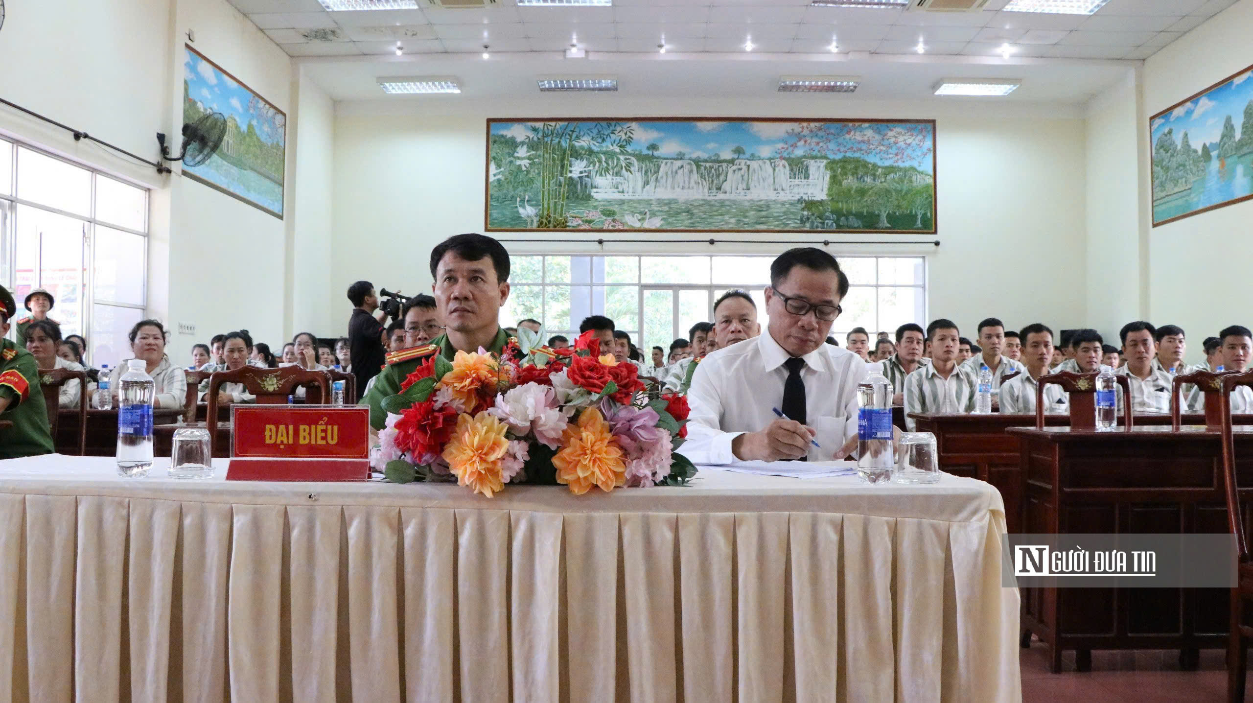 Tấm thẻ căn cước công dân, khởi đầu mới cho người được đặc xá- Ảnh 1. Tấm thẻ căn cước công dân, khởi đầu mới cho người được đặc xá- Ảnh 1.