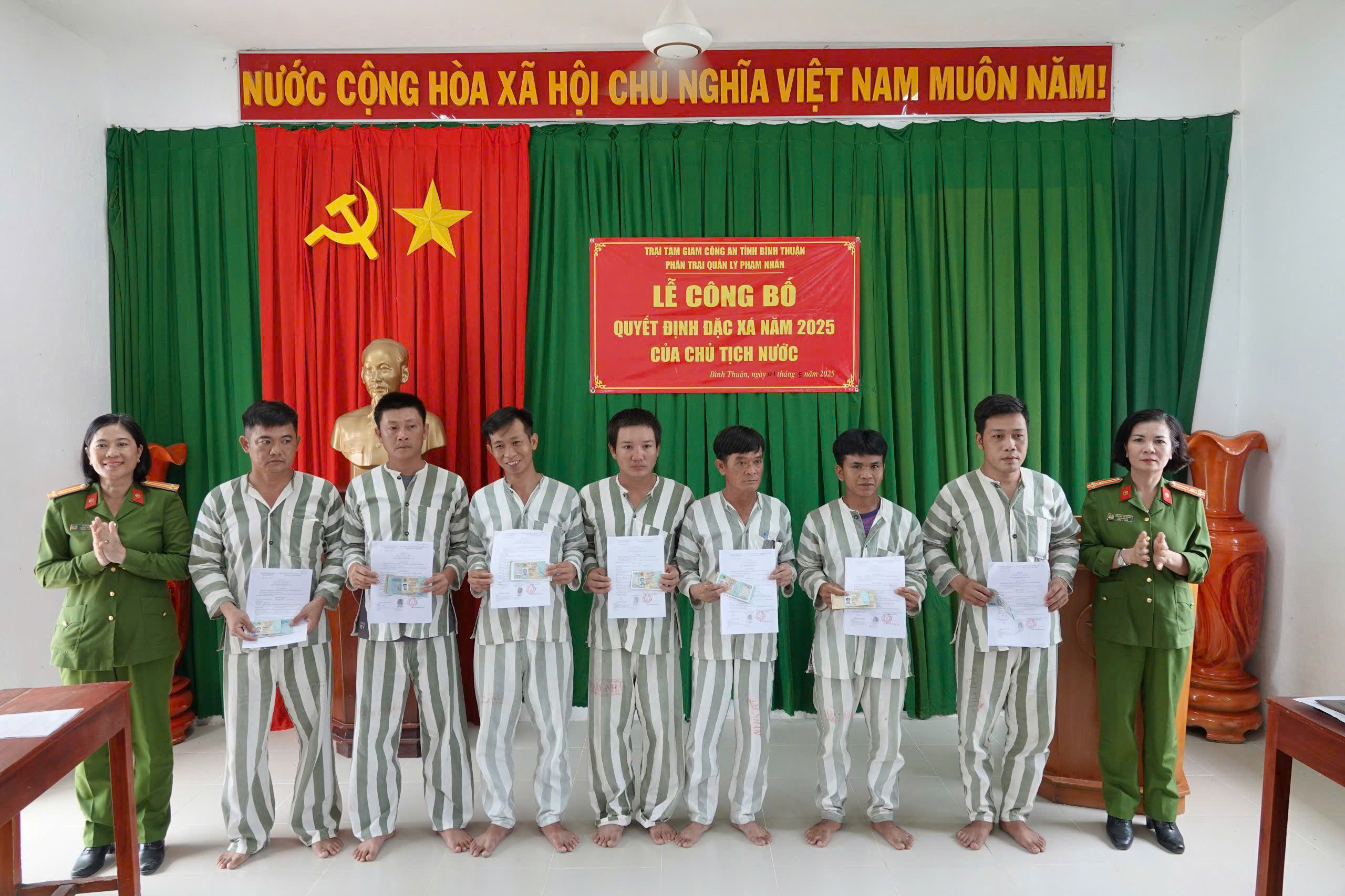 Giấc ngủ ngắn nhất trước ngày được đặc xá của nguyên Chủ tịch xã - Ảnh 2. Giấc ngủ ngắn nhất trước ngày được đặc xá của nguyên Chủ tịch xã - Ảnh 2.